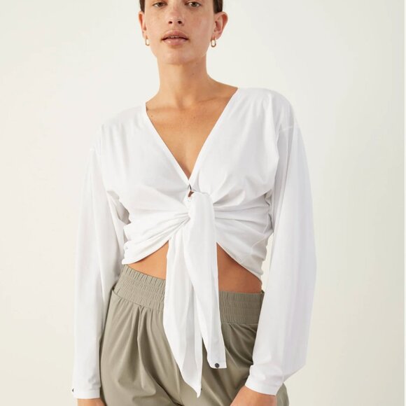 ADAY That's A Wrap Top Convertible Travel Shirt Blouse | Cream | S/M - Picture 3 of 16
